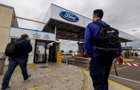 ep dos trabajadores en la fabrica de ford