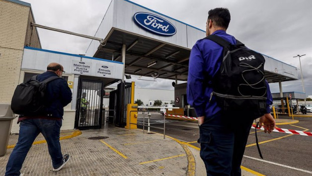 ep dos trabajadores en la fabrica de ford