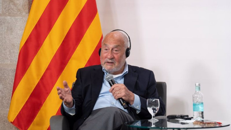 ep el economista estadounidense joseph e stiglitz mantiene un encuentro con medios de comunicacion ep el economista estadounidense joseph e stiglitz mantiene un encuentro con medios de comunicacion