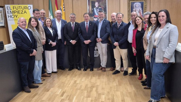 ep el ministro de agricultura pesca y alimentacion luis planas en su reunion con representantes del