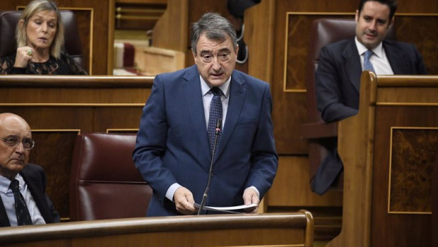 ep el portavoz del pnv en el congreso aitor esteban interviene durante una sesion de control al ep el portavoz del pnv en el congreso aitor esteban interviene durante una sesion de control al