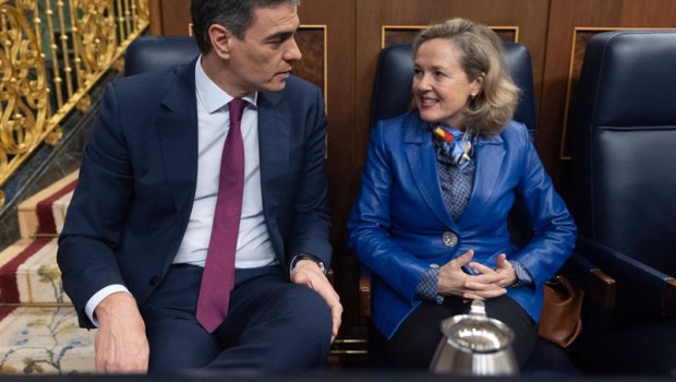 ep el presidente del gobierno pedro sanchez y la vicepresidenta primera y ministra de economia nadia