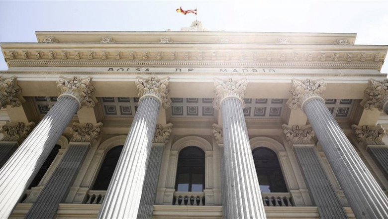 Fachada del Palacio de la Bolsa de Madrid, donde han tenido lugar los premios a los 100 Mejores Financieros del año otorgados por la revista 'Actualidad Económica' en colaboración con KPMG. | Eduardo Parra - Europa Press ep fachadapalaciola bolsamadrid dondetenido lugarpremioslos 100 mejores financierosano otorgadosla revista actualidad economica en colaboracionkpmg