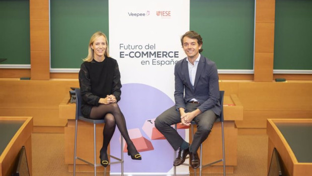 ep la directora general en espana de veepee anja brehm y el profesor de la escuela de negocios iese