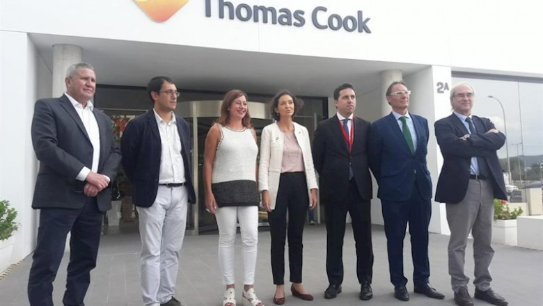 La ministra de Industria, Comercio y Turismo en funciones, Reyes Maroto, ha visitado este viernes ala sede de Thomas Cook en Mallorca. | EUROPA PRESS ep la ministra de industria comercio y turismo en funciones reyes maroto ha visitado este viernes