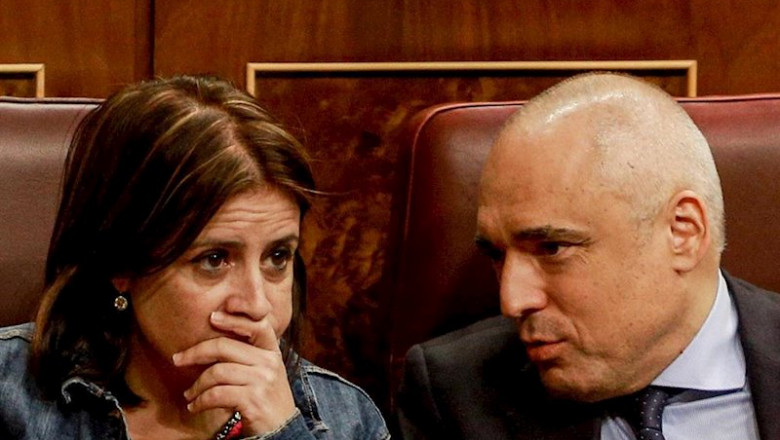 ep la portavoz parlamentaria del psoe adriana lastra y el secretario general del grupo socialista