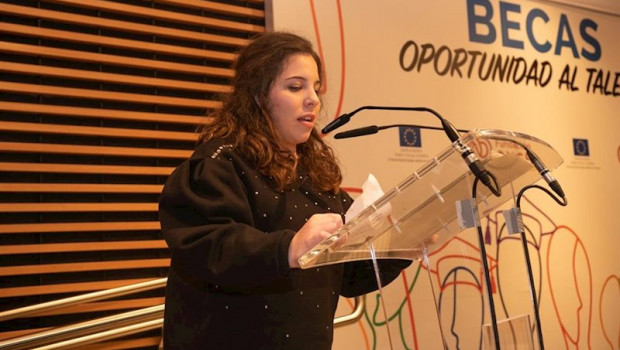 ep laura alvarado alumna con discapacidad de la universidad de oviedo becada durante el discurso de