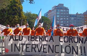 ep los trabajadores de alu iberica en una protesta para pedir la intervencion de la planta