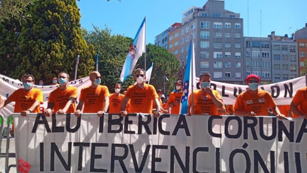 ep los trabajadores de alu iberica en una protesta para pedir la intervencion de la planta