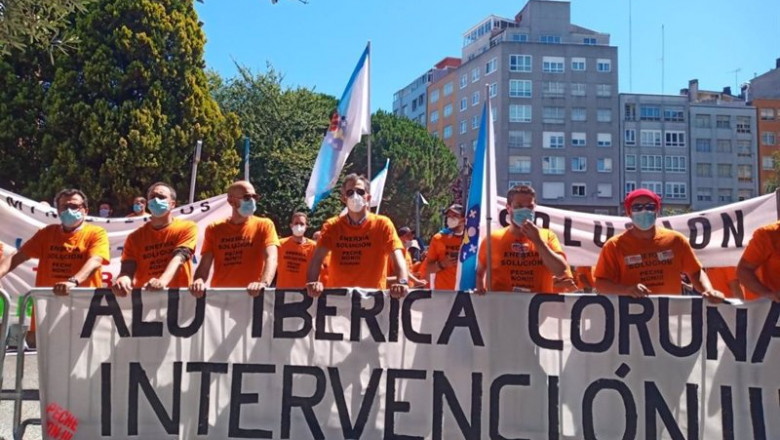 ep los trabajadores de alu iberica en una protesta para pedir la intervencion de la planta ep los trabajadores de alu iberica en una protesta para pedir la intervencion de la planta