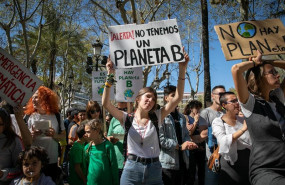 ep marcha de jovenes contra el cambio climatico bajo el lema juventud por el clima en sevilla