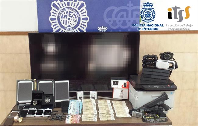 Nota De Prensa "La Policía Nacional Desmantela En Tenerife Una Organización Que | POLICÍA NACIONAL ep notaprensa la policia nacional desmantelatenerifeorganizacion que