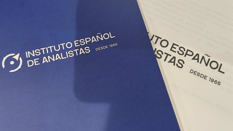 ep nuevo logo del instituto espanol de analistas ep nuevo logo del instituto espanol de analistas
