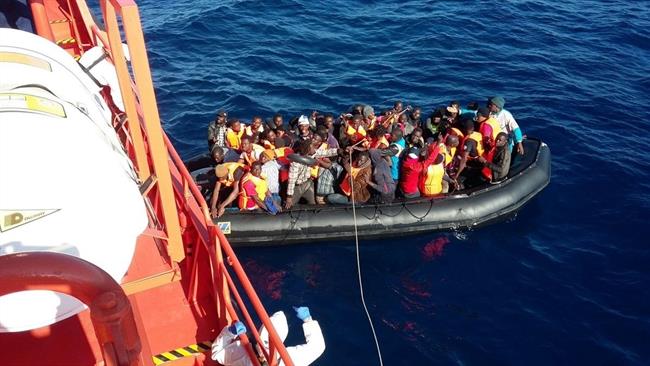 Patera rescatada por Salvamento Marítimo en aguas del mar de Alborán | EUROPA PRESS/SALVAMENTO MARÍTIMO ep patera rescatadasalvamento maritimoaguasmaralboran