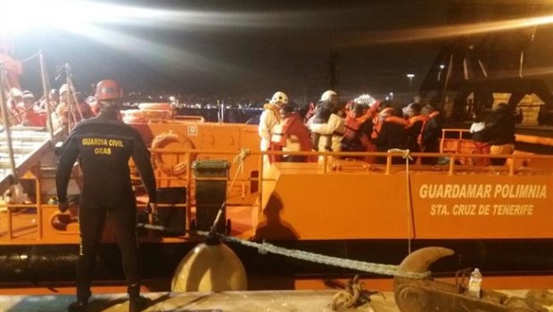 ep trasladoinmigrantesuna patera