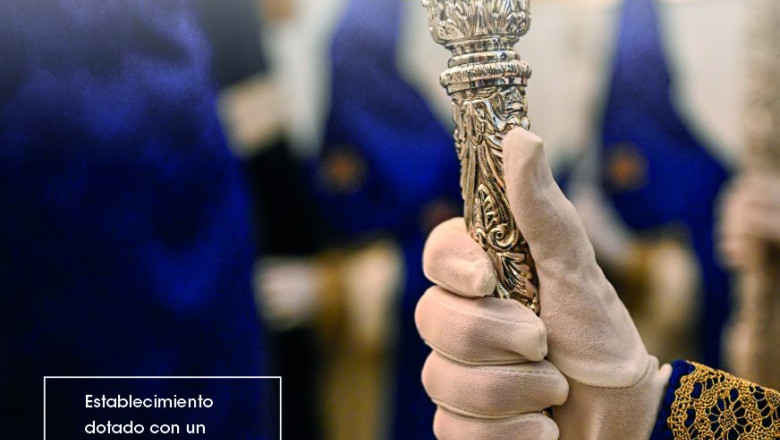 cartel ubicado en todas las zonas donde haya un desfribirlador