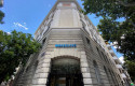 ep archivo - fachada de una oficina de la entidad financiera barclays ubicada en la calle jose