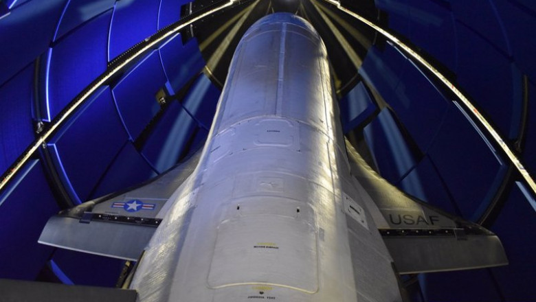 ep aspecto del x-37b con su compartimento adicional de popa ep aspecto del x-37b con su compartimento adicional de popa