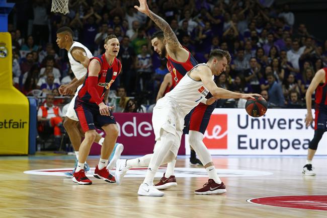 Doncic en el Real Madrid - Baskonia | ACB PHOTO/E. COBOS ep doncicreal madrid - baskonia