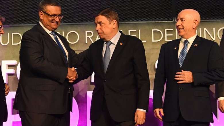 ep el ministro de agricultura luis planas y el presidente de interporc alberto herranz