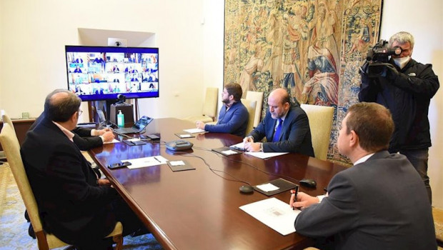 ep el presidente de c-lm emiliano garcia-page en la viodeoconferencia con sanchez y las ccaa