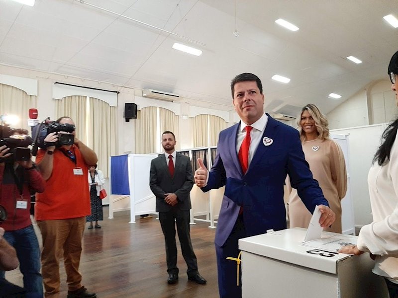 ep fabian picardo votan en las elecciones de gibraltar 2019