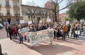 ep familiares amigos y vecinos de sheila barrero asesinada en 2004 se concentran ante el tsja