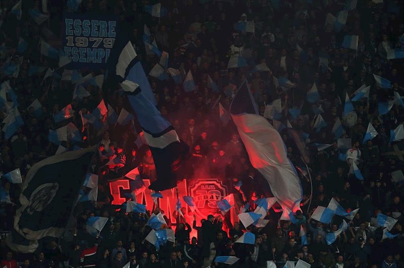 ep grada con seguidores ultras del napoles