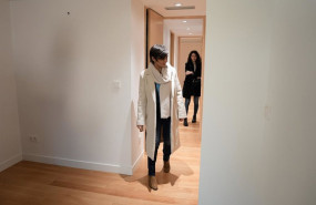 ep la ministra de vivienda y agenda urbana isabel rodriguez visita un edificio con viviendas