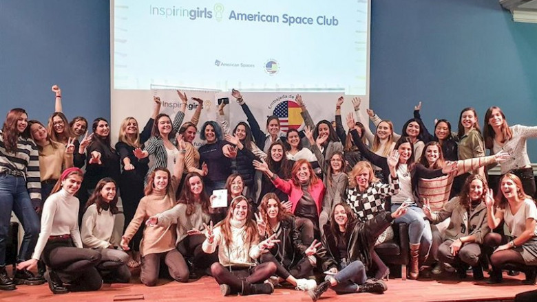 Las jóvenes que han acudido al nacimiento de 'Inspiring American Space Club' | EMBAJADA DE EEUU ep las jovenes que han acudido al nacimiento de inspiring american space club