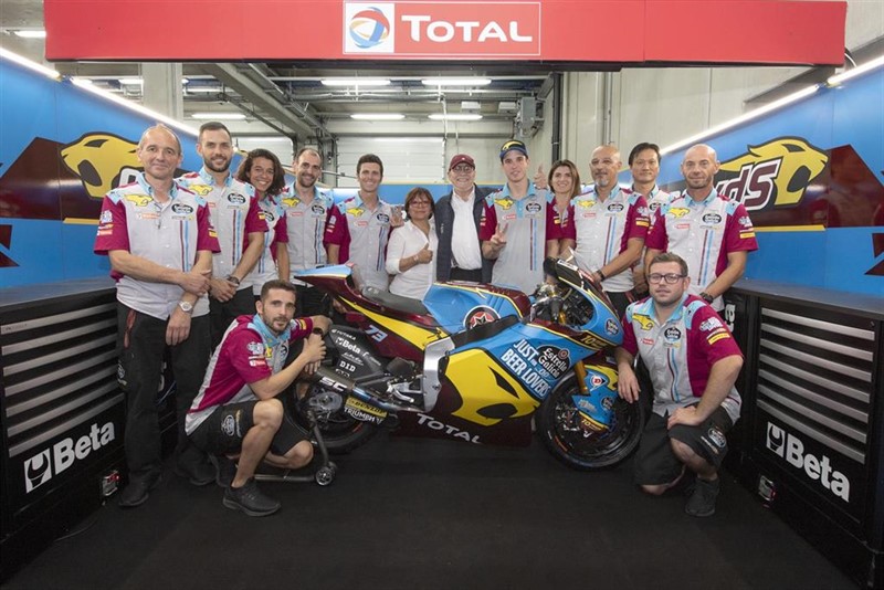 ep marc van der straten centro con lex marquez y miembros del equipo eg 00 marc vds