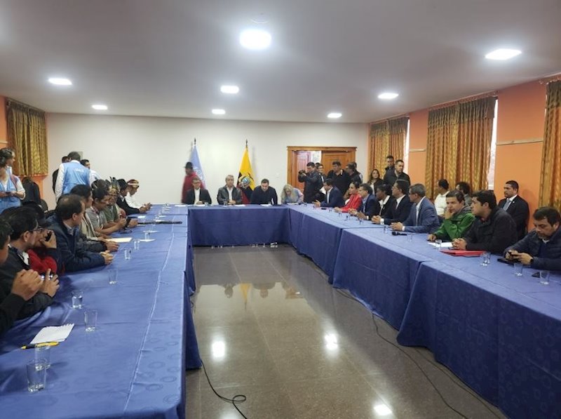 ep mesa de dialogo del gobierno y los indigenas en ecuador