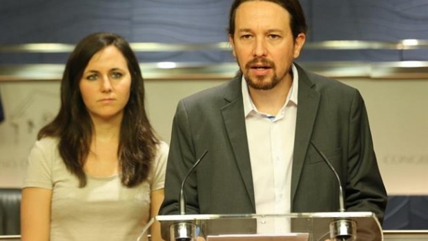 ep pablo iglesias e ione belarra presentanproposicionleypobreza