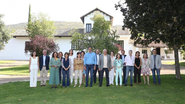 ep reunion de pedro sanchez con sus ministros en quintos de mora en la primera legislatura en agosto