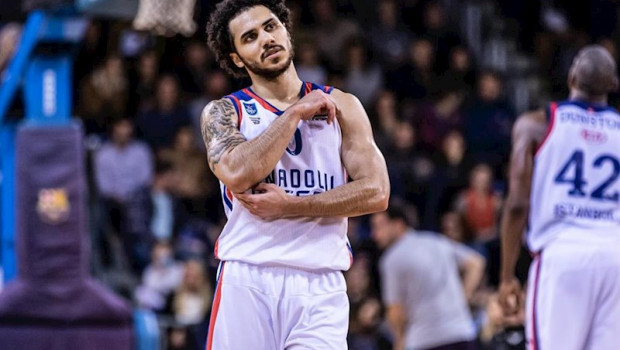 ep shane larkin jugando con el anadolu efes