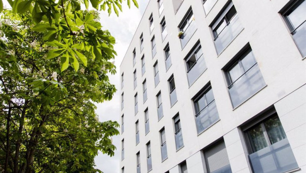 ep un edificio en el distrito de embajadores en madrid espana