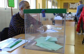 ep urna para las elecciones al parlamento de andalucia
