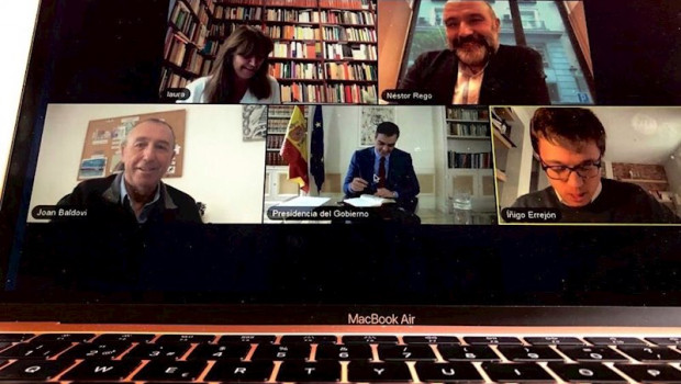 ep videoconferencia de pedro sanchez con los portavoces del grupo plural del congreso joan baldovi