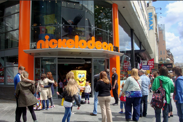 Haiku Centro de producción galería Bob Esponja llega a Chile con la primera tienda de Nickelodeon en  Sudamérica - Bolsamania.com