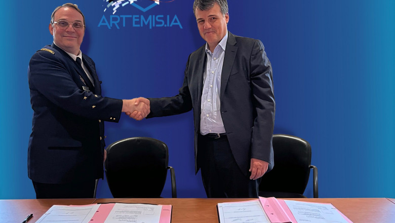 1238747 photo signature artemisia 072022 5mo 