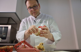 costia abriendo centollo 20230410113622 