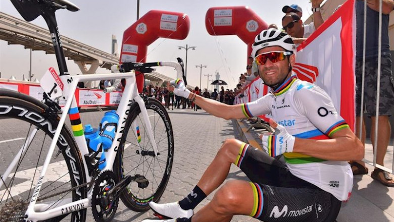 ep alejandro valverde junto al modelo de bicicleta con el que gano el mundial en 2018 ep alejandro valverde junto al modelo de bicicleta con el que gano el mundial en 2018