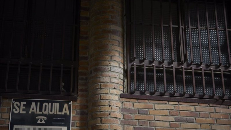 ep archivo carteles de se alquila en el barrio de almagro a 12 de marzo de 2023 en madrid espana ep archivo carteles de se alquila en el barrio de almagro a 12 de marzo de 2023 en madrid espana