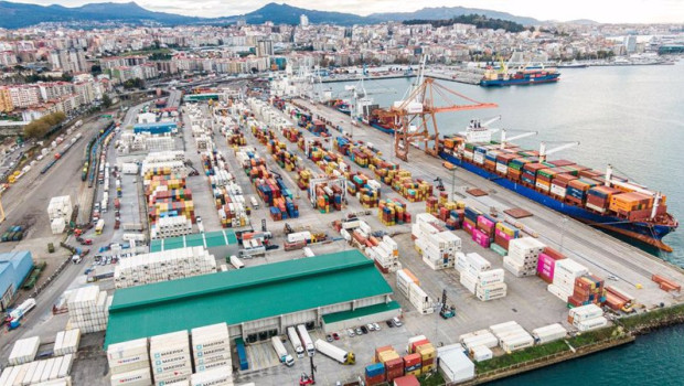ep archivo   contenedores de exportacion en el puerto de vigo