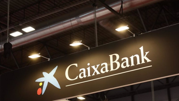 ep archivo   estand de caixabank en la tercera jornada de la 42 edicion de la feria internacional