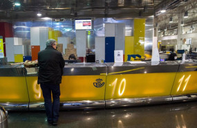 ep archivo   un cliente es atendiendo en la oficina de correos de cibeles en madrid espana a 16 de