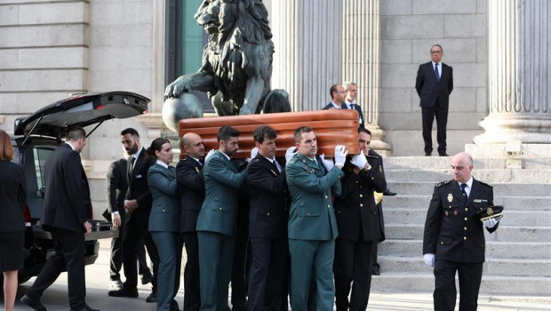 Capilla ardiente de Alfredo Pérez Rubalcaba en el Congreso de los Diputados en Madrid | Jesus Hellin ep capilla ardientealfredo perez rubalcabacongresolos diputadosmadrid 20190511095901