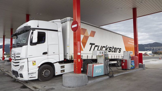 ep cepsa suministrara diesel 100 renovable a los camiones de trucksters en rutas internacionales de