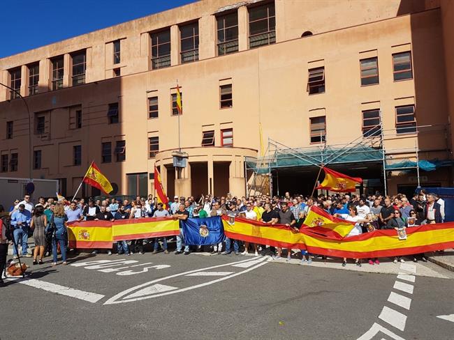 Concentración de policías nacionales frente a la Comisaría de A Coruña. | SUP ep concentracionpolicias nacionales frentela comisariaa coruna