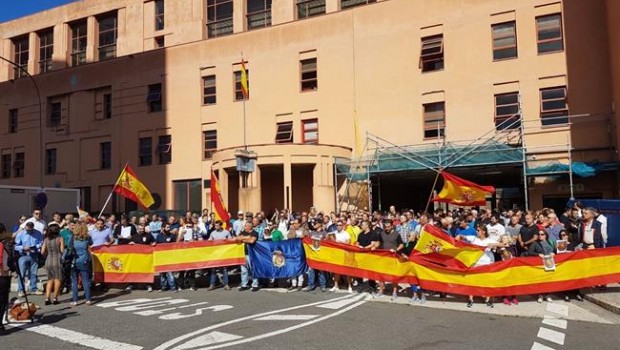 ep concentracionpolicias nacionales frentela comisariaa coruna